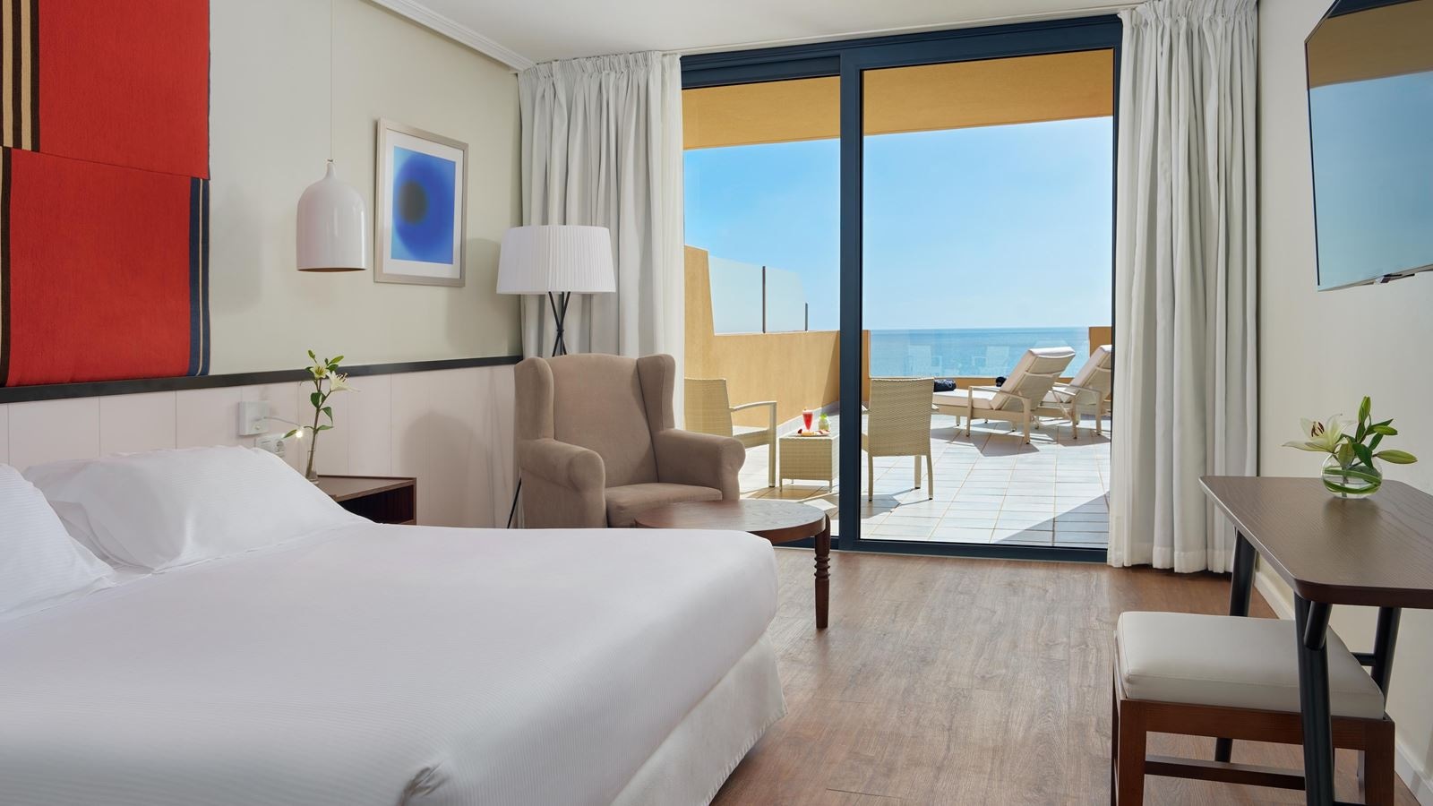 rooms-junior-suite-privilege-balcony-or-terrace
