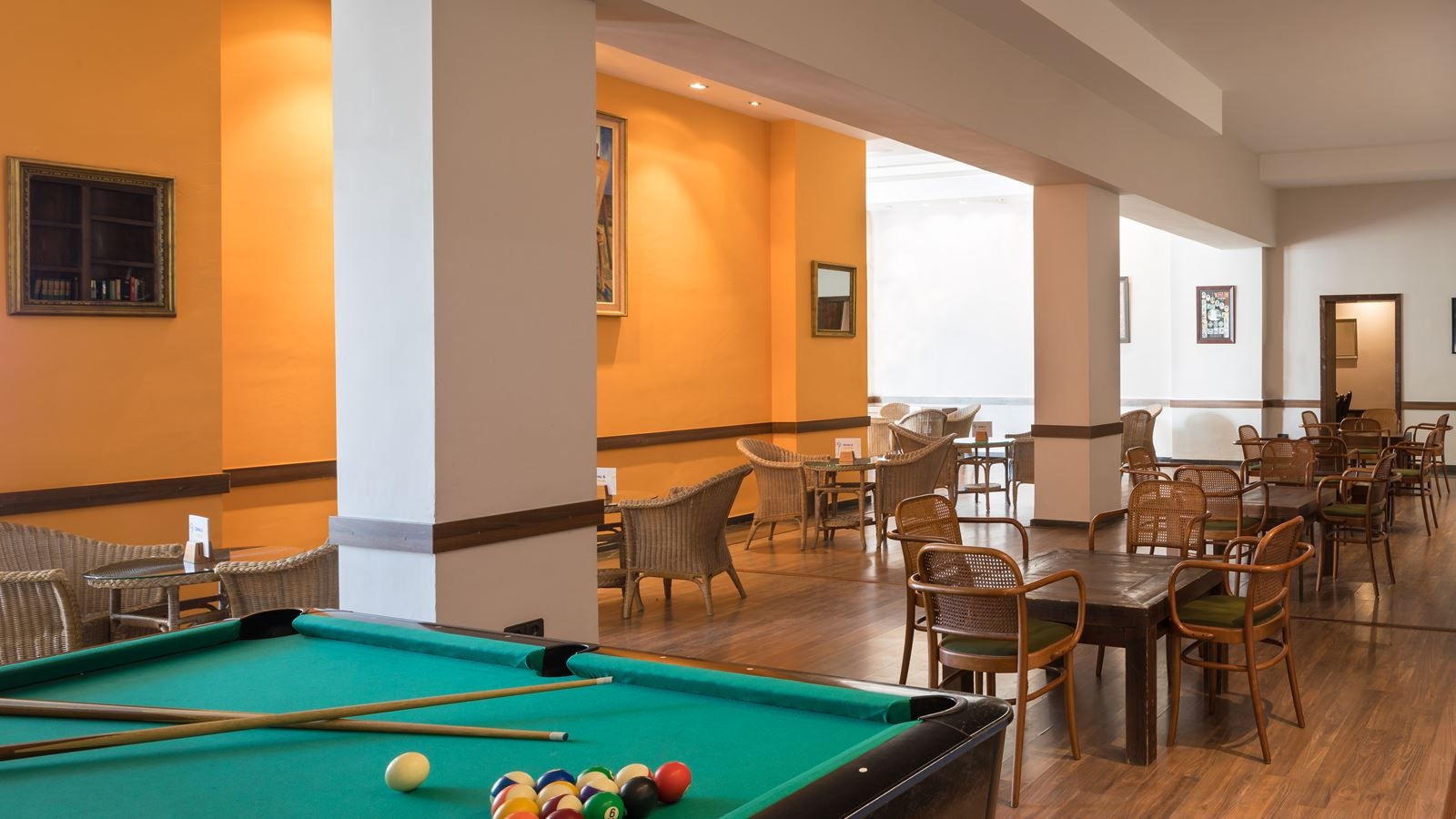 bars-main-bar
