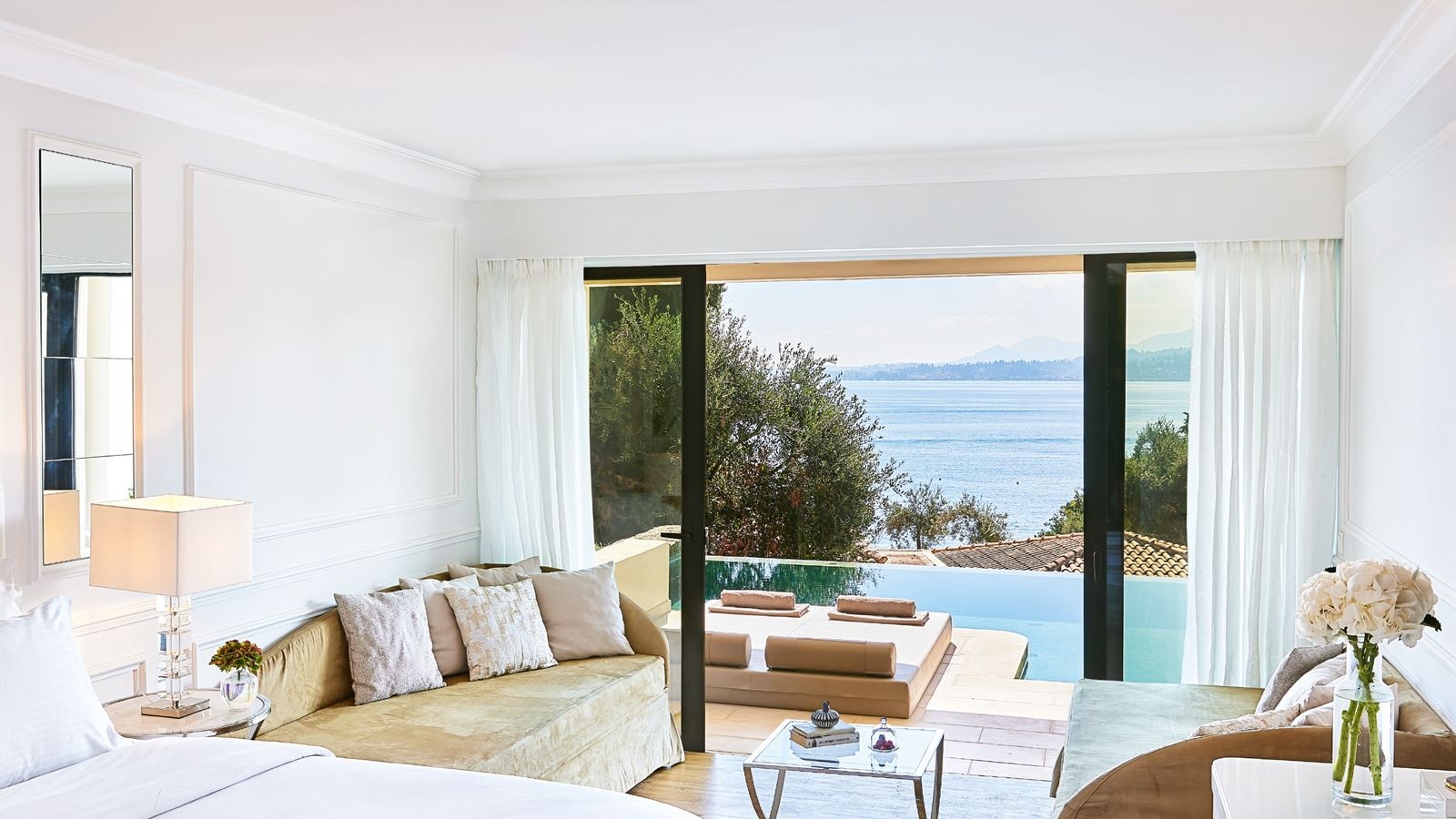 rooms-swim-up-family-bungalow-open-plan