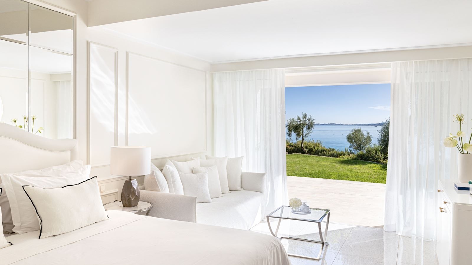 rooms-junior-suite-waterfront