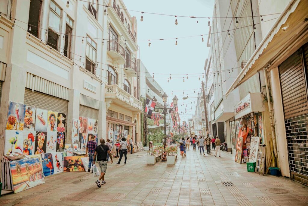 Zabytkowe centrum Santo Domingo z pomnikiem Krzysztofa Kolumba – historyczna strona Dominikany na zimowe wakacje.