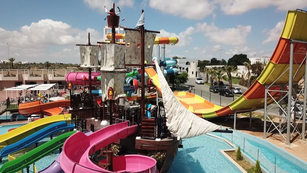 Rodzinny aquapark przy hotelu Mahdia Beach & Aquapark w Tunezji – atrakcja Tunezja All Inclusive