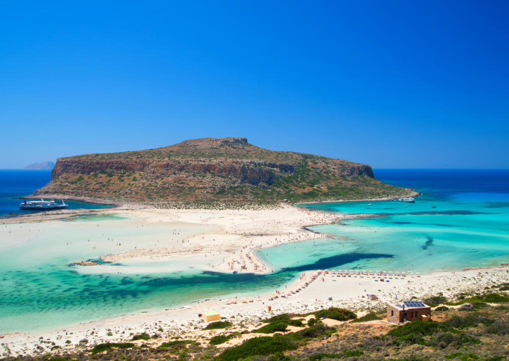 Kreta Balos – laguna z białym piaskiem i turkusową wodą, widziana z lotu ptaka