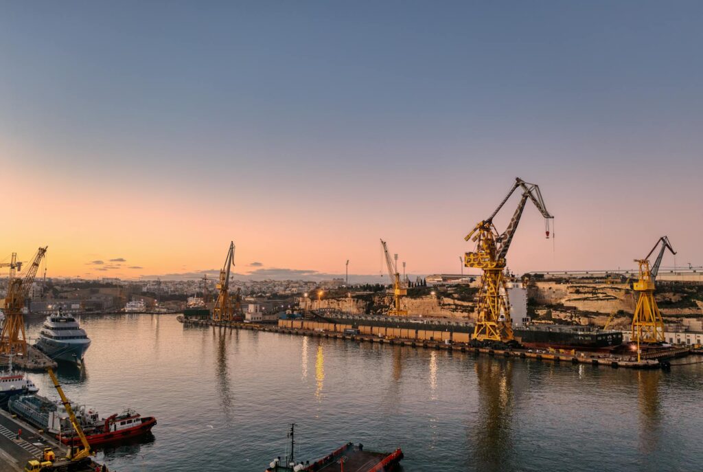 Panorama Valletty na Malcie o zachodzie słońca