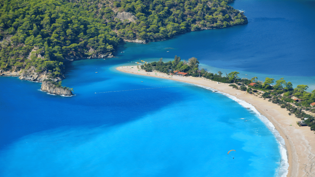 Ölüdeniz Turcja plaża – wakacje all inclusive w najpiękniejszej lagunie Europy.