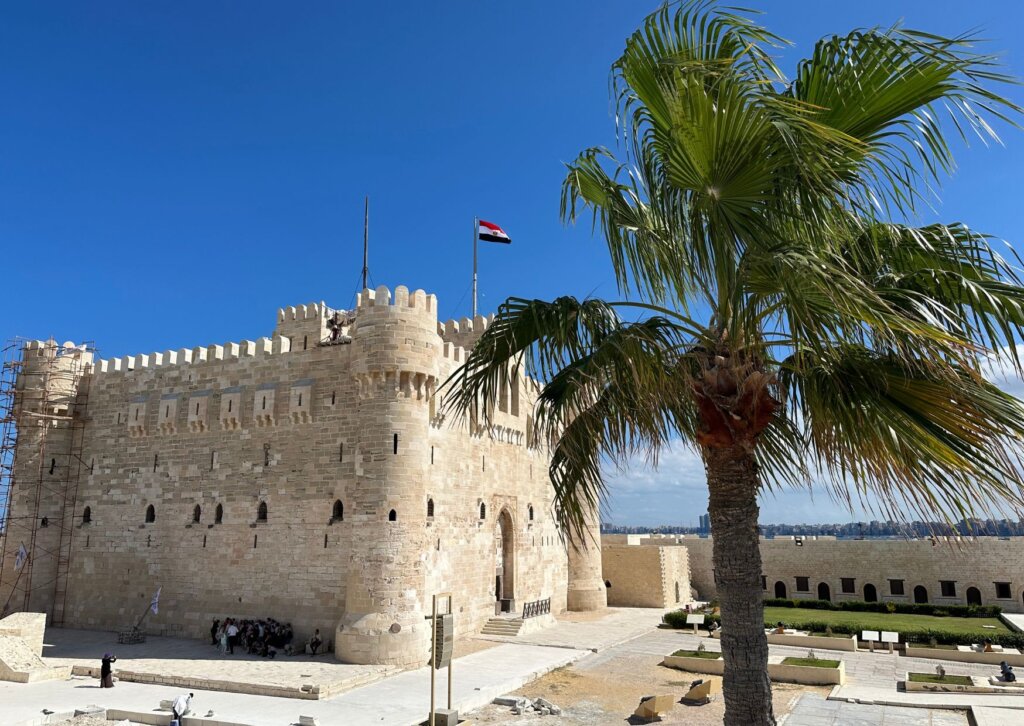 Cytadela Qaitbey w Aleksandrii, średniowieczna forteca zbudowana na miejscu starożytnej latarni morskiej