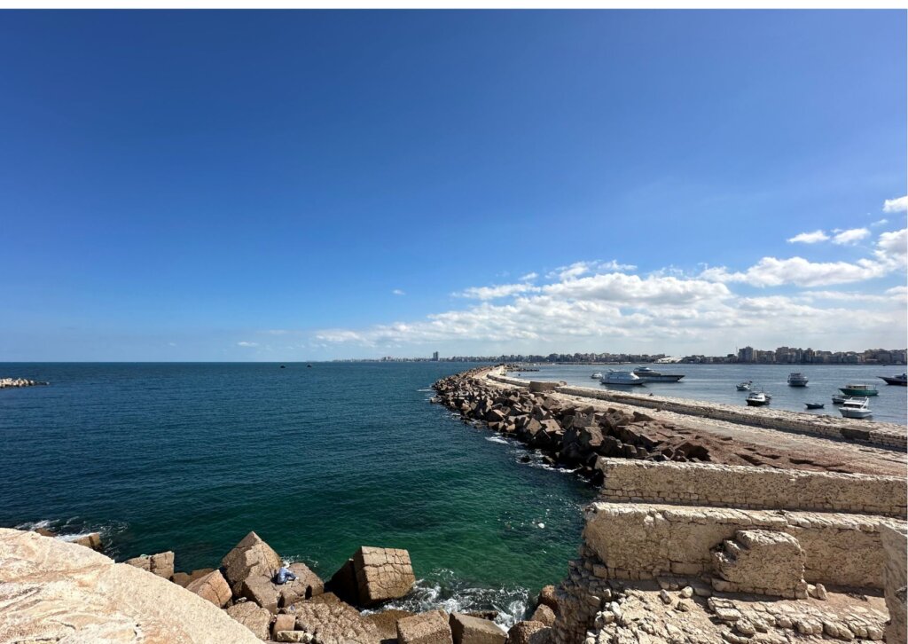Widok na Morze Śródziemne i okolice Cytadeli Qaitbey w Aleksandrii