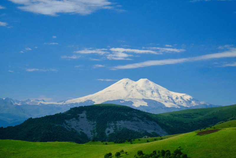 Góra Elbrus – najwyższy szczyt Europy i Korona Ziemi