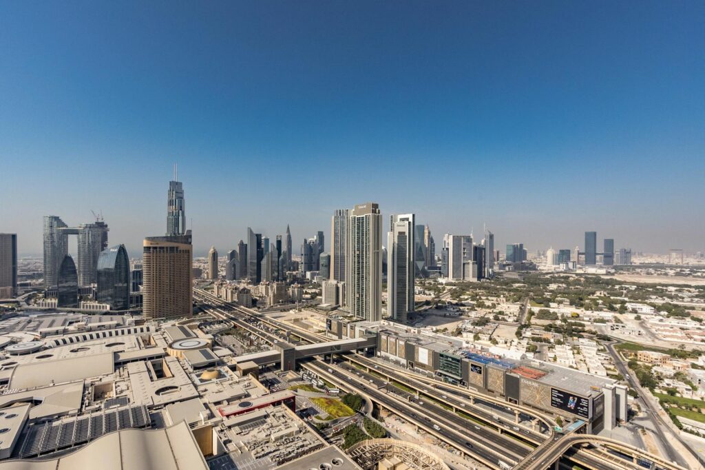 Panorama Dubaju z Burj Khalifa, nowoczesna architektura i centrum miasta