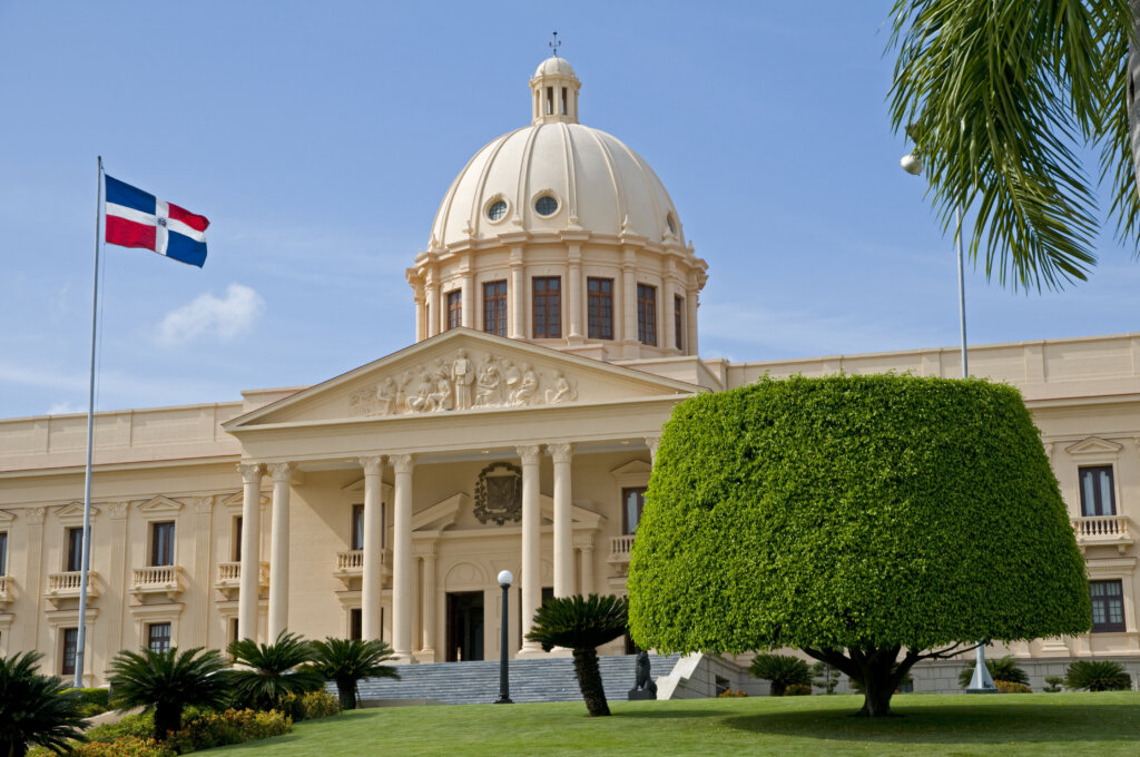 Pałac Narodowy w Santo Domingo – kolonialna architektura i historia Dominikany