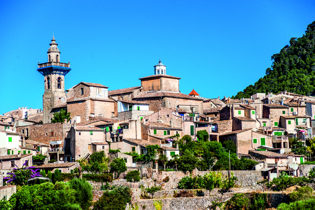 Valldemossa – kamienne miasteczko w górach Serra de Tramuntana, atrakcje Majorki