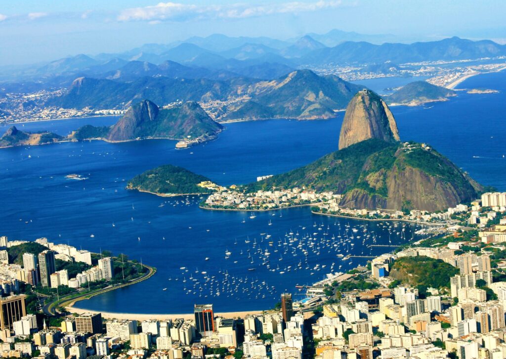 Panorama Rio de Janeiro z widokiem na Głowę Cukru i zatokę Guanabara