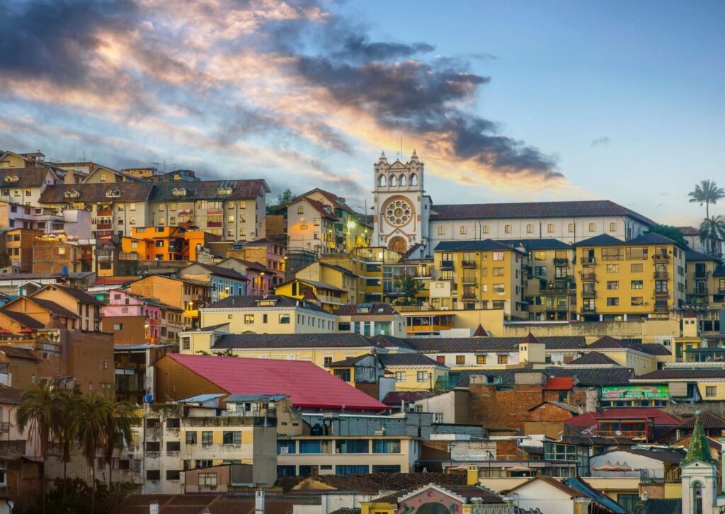 Antananarywa – stolica Madagaskaru i panorama miasta na wzgórzach