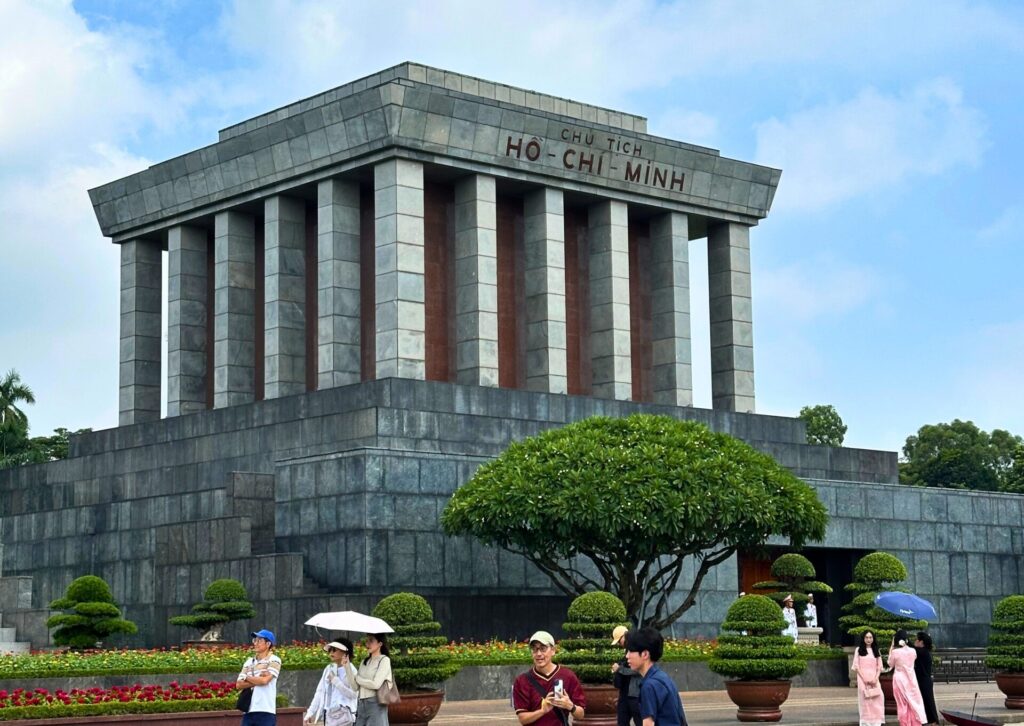 Kompleks Mauzoleum Ho Chi Minha – jedno z najważniejszych historycznych i kulturowych miejsc w Hanoi