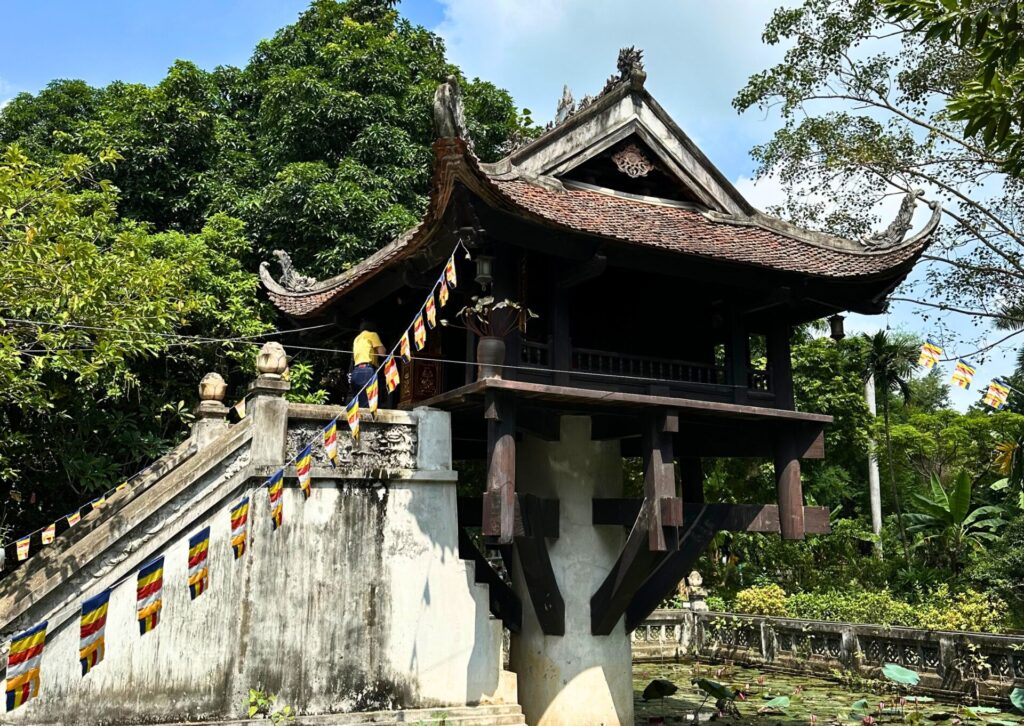 Słynna Pagoda na Jednej Kolumnie – historyczny i architektoniczny symbol stolicy Wietnamu, Hanoi