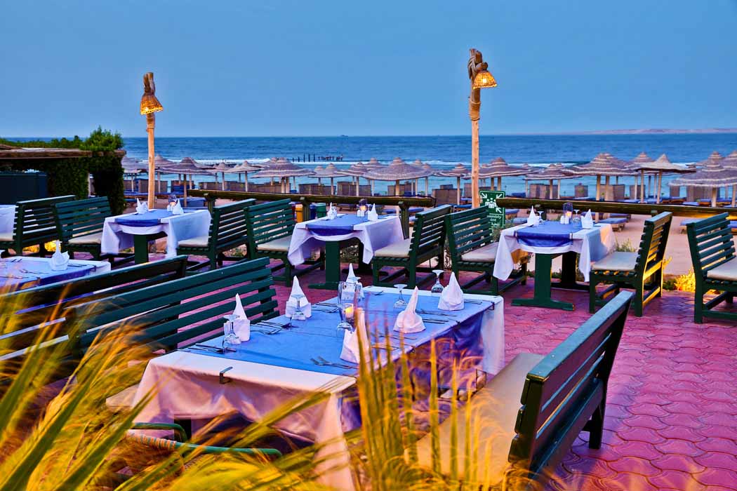 egipt-sharm-el-sheikh-charmillion-club-resort-restauracja-na-tarasie.jpg